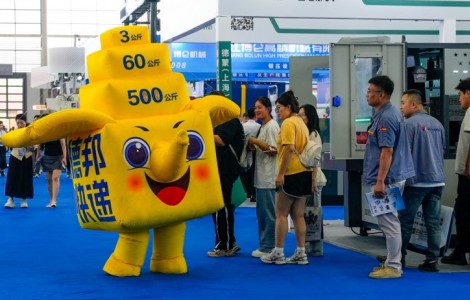 從展館到工廠，德邦快遞守護裝備制造業的“運輸脈搏”